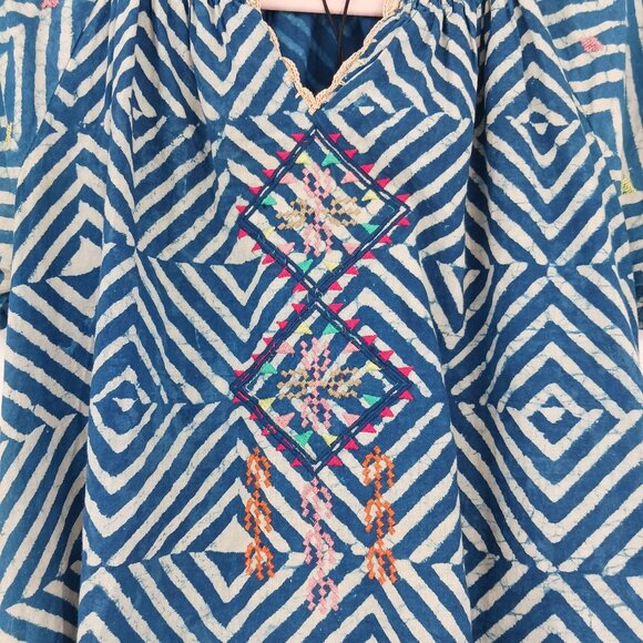 THML Borrow Your Heart Embroidered Short Sleeve Top Size Small NWT - Picture 4 of 10